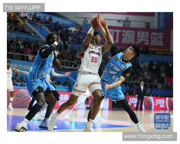 CBA第二阶段激战上海对阵深圳双方全力争胜精彩对决即将上演